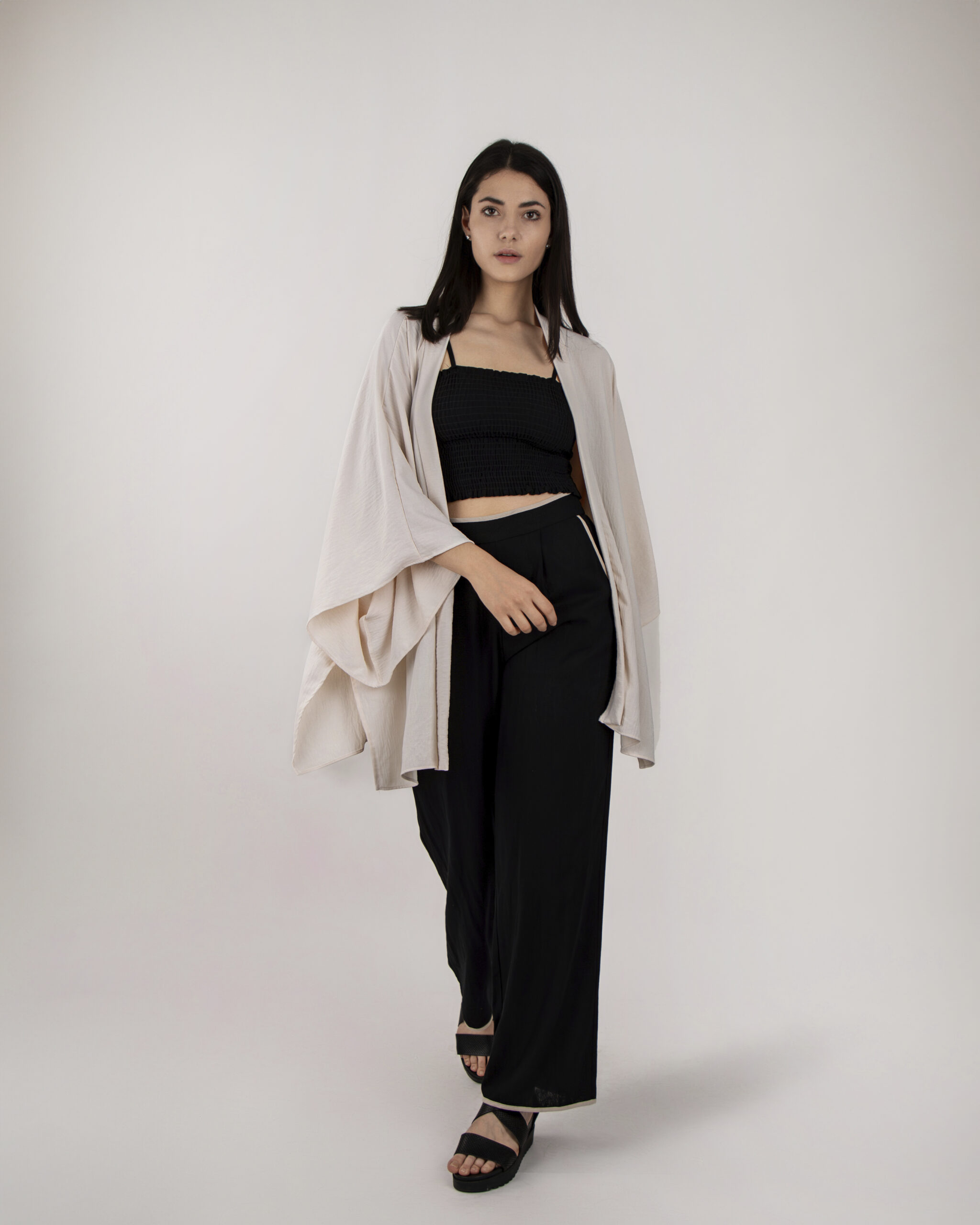 Jacket Larga Ajuste Suelto, Color Neutro.