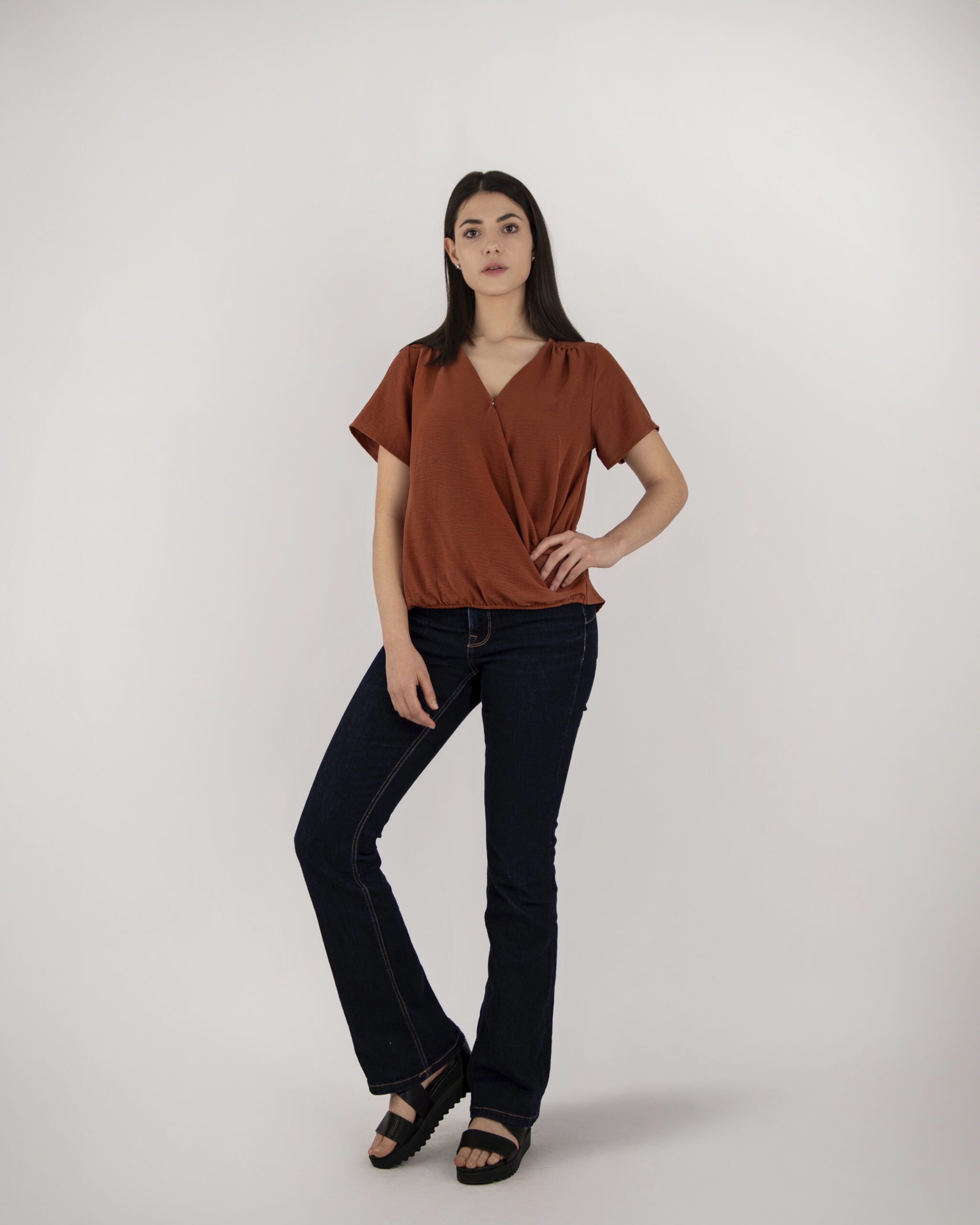 Top, Color Sólido Elástico en la Parte Frontal.